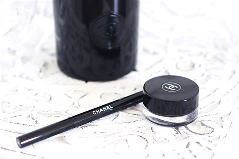 chanel eyeliner pot